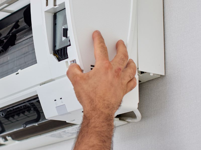 Come scegliere il tecnico giusto per il condizionatore di casa